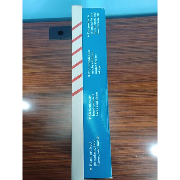 Vintage American Dreams Porcelain Doll/Musicbox Red White Blue Marta Poland - Picture 12 of 13